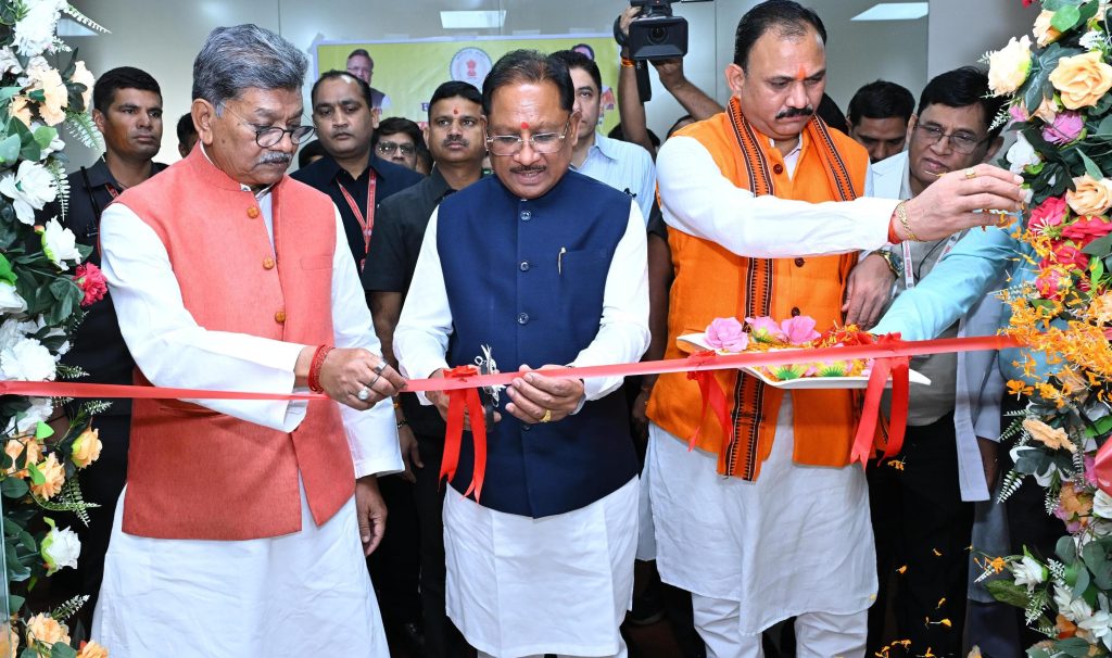 स्वास्थ्य के प्रति जागरूकता का संदेश: मुख्यमंत्री  विष्णुदेव साय ने विधानसभा परिसर में तीन दिवसीय स्वास्थ्य शिविर का किया शुभारंभ