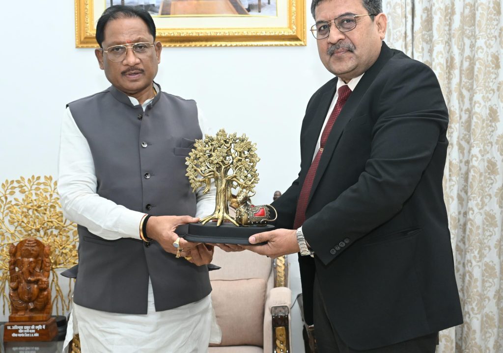 मुख्यमंत्री विष्णु देव साय से आईओसीएल के मुख्य महाप्रबंधक ने की सौजन्य मुलाकात