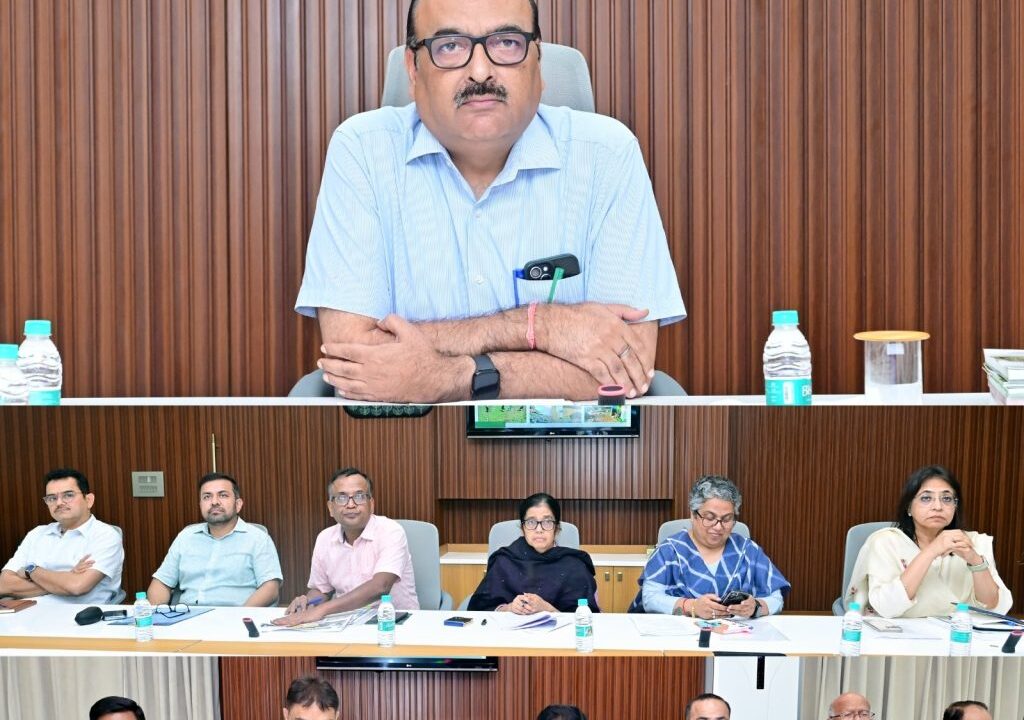 ग्रामीण क्षेत्रों को जलवायु परिवर्तन के अनुकूल बनाने और ग्राम पंचायतवार कार्ययोजना बनाएं-मुख्य सचिव  विकासशील