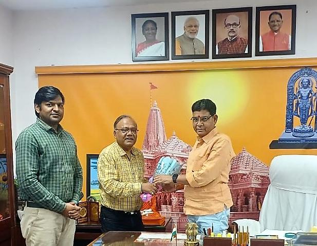 ​उच्च शिक्षा मंत्री से मिले कुलपति प्रो. दयाल