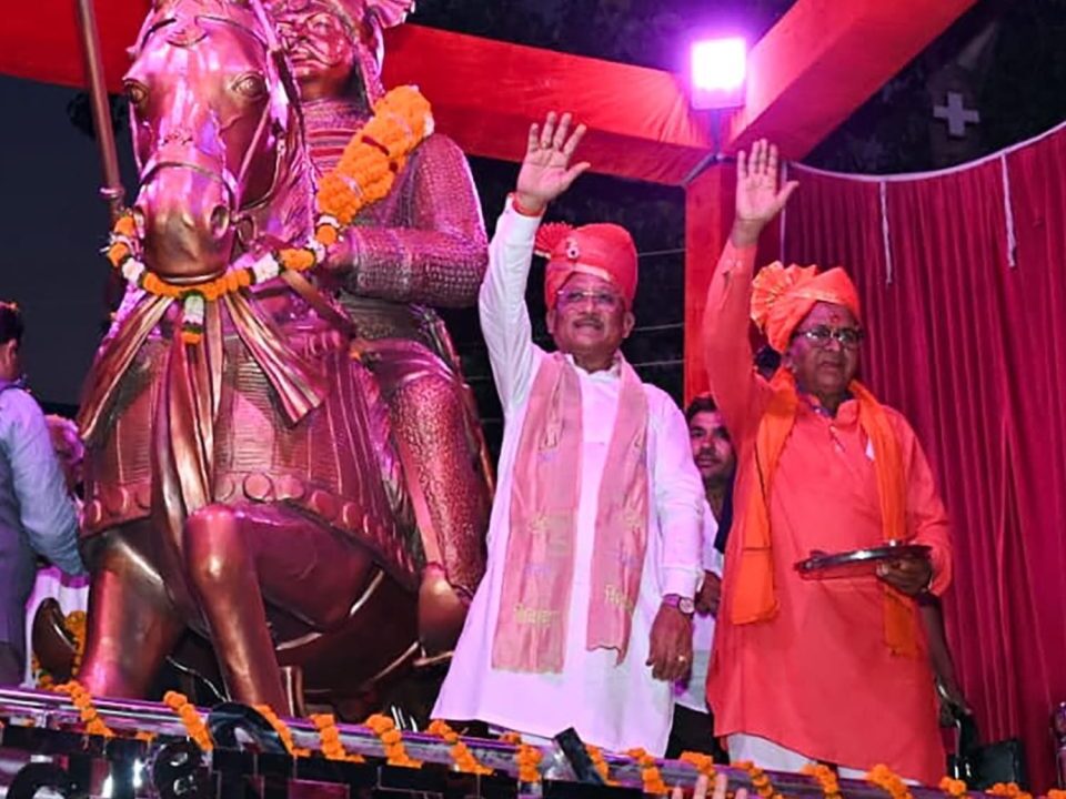 सुशासन तिहार 2026: मुख्यमंत्री  विष्णु देव साय ने किया मुंगेली नगर के चौक-चौराहों में स्थापित प्रतिमाओं का अनावरण