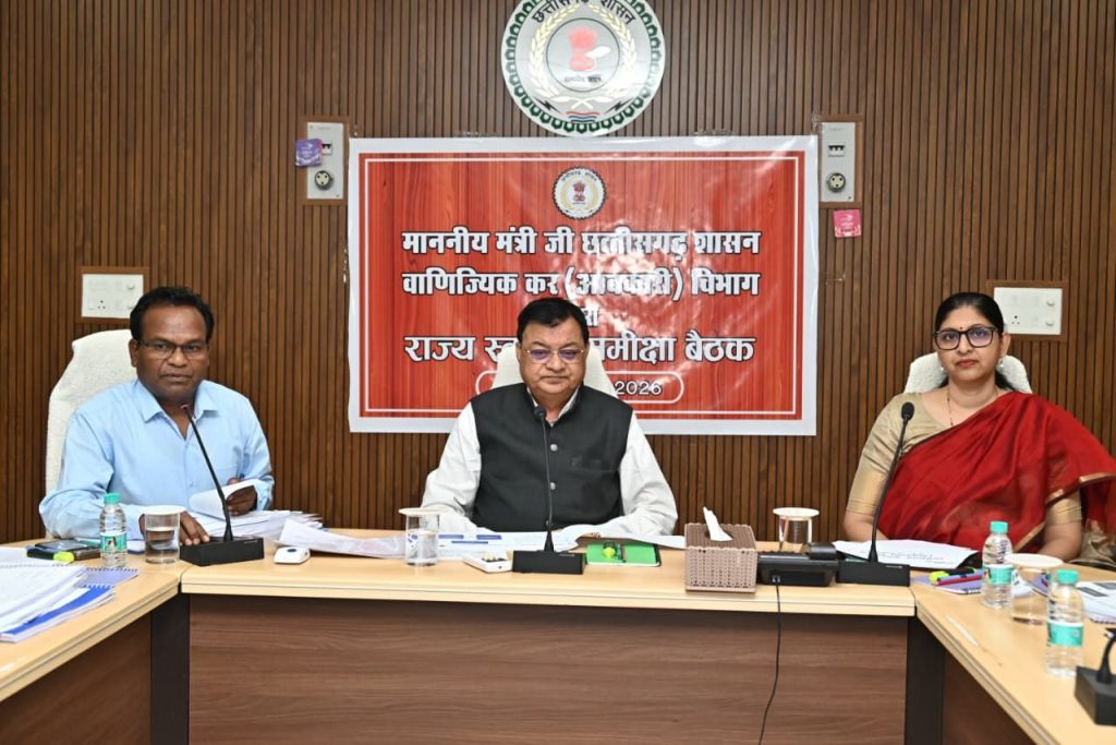 मदिरा के अवैध परिवहन एवं बिक्री पर रोक लगाए: आबकारी मंत्री देवांगन
