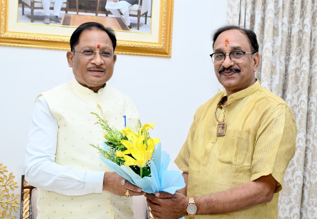 मुख्यमंत्री से छत्तीसगढ़ योग आयोग के नवनियुक्त अध्यक्ष  संजय अग्रवाल ने की सौजन्य मुलाकात