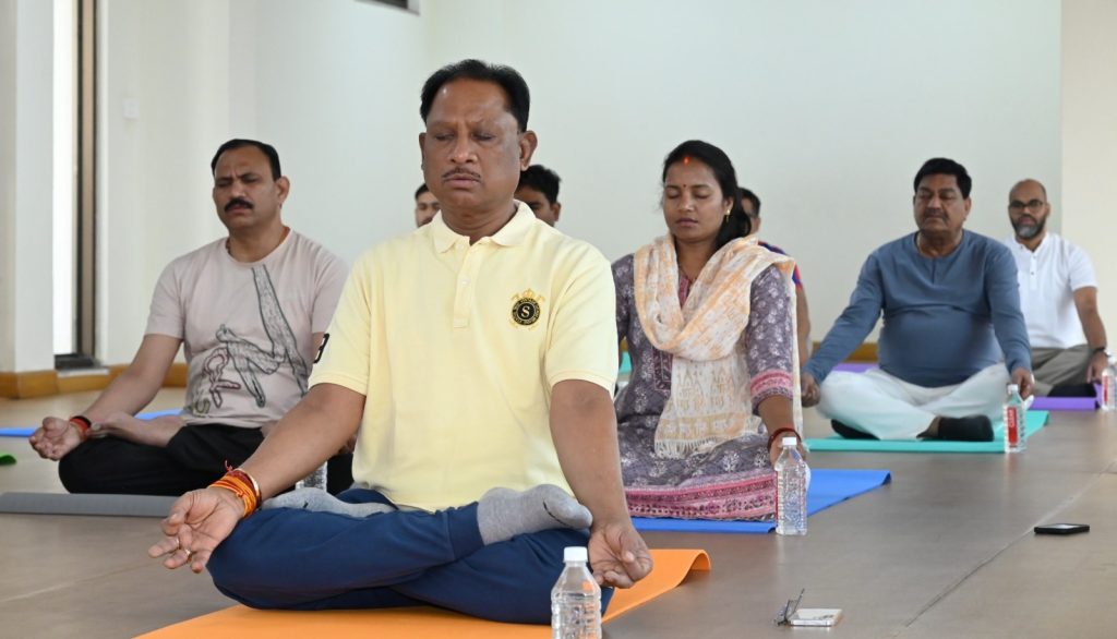 विशेष लेखअंतर्राष्ट्रीय योग दिवस 2026: स्वस्थ जीवन और विकसित भारत का आधार बनेगा योग
